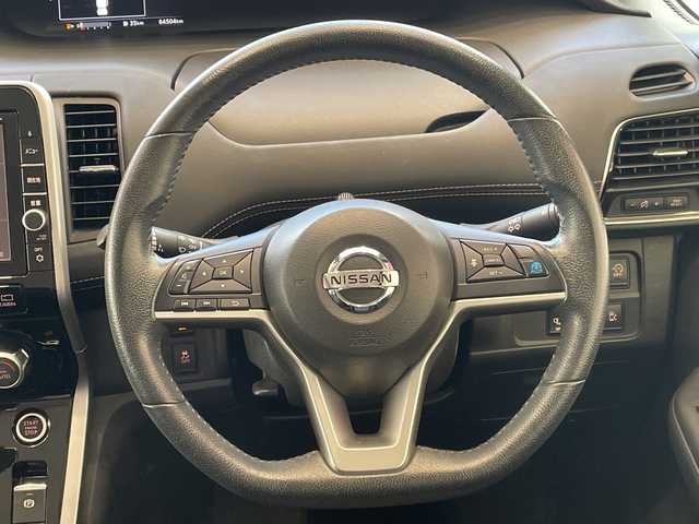 日産 セレナ ハイウェイスター 埼玉県 2016(平28)年 6.5万km シャイニングブルー エマージェンシーブレーキ　/プロパイロット　/純正フリップダウンモニター　/純正9インチメモリナビ/　　CD/DVD/BT/フルセグ　/アラウンドビューモニター　/両側パワースライドドア /LED /純正16インチアルミ /電子パーキング/インテリジェントミラー /ステアリングスイッチ/純正ETC