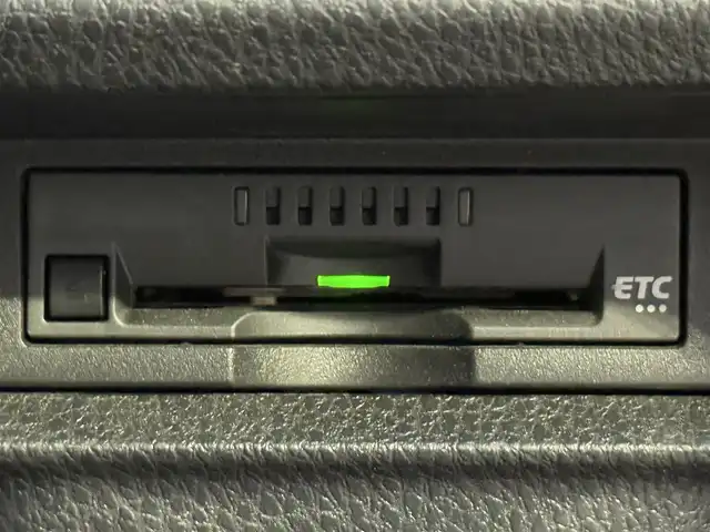 トヨタ ノア X 千葉県 2021(令3)年 0.7万km シルバーM 純正7インチSDナビ（NSCN-W68）/クルーズコントロール/ワンセグ/バックカメラ/片側パワスラ/レーンキープアシスト/衝突軽減ブレーキ/オートハイビーム/ETC/リモコンキー/スペアキー/LEDライト