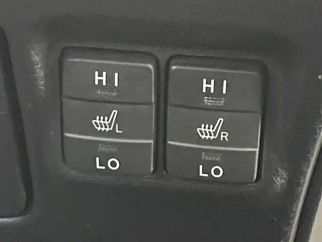 トヨタ ヴォクシー ハイブリッド ZS 煌Ⅱ 滋賀県 2020(令2)年 5.8万km ブラック 純正10インチナビ/【Bluetooth/CD/DVD/フルセグTV】/バックカメラ/両側パワースライドドア/クルーズコントロール/クリアランスソナー/レーンディパーチャーアラート/プリクラッシュセーフティ/LEDヘッドライト/オートマチックハイビーム/D/Nシートヒーター/ビルトインETC2.0/後席ロールサンシェード/純正フロアマット/ドアバイザー/プッシュスタート/スマートキー/ステアリングリモコン