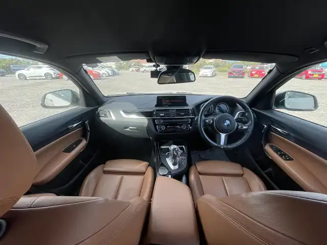 ＢＭＷ １１８ｉ Mスポーツ エディションシャドー 千葉県 2017(平29)年 9.5万km 白 衝突軽減ブレーキ/純正ナビ/Ｂｌｕｅｔｏｏｔｈ/レーダークルーズコントロール/ＥＴＣ/純正１８インチアルミホイール/ＬＥＤヘッドライト/オートライト/コーナーセンサー