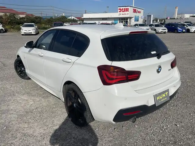ＢＭＷ １１８ｉ Mスポーツ エディションシャドー 千葉県 2017(平29)年 9.5万km 白 衝突軽減ブレーキ/純正ナビ/Ｂｌｕｅｔｏｏｔｈ/レーダークルーズコントロール/ＥＴＣ/純正１８インチアルミホイール/ＬＥＤヘッドライト/オートライト/コーナーセンサー