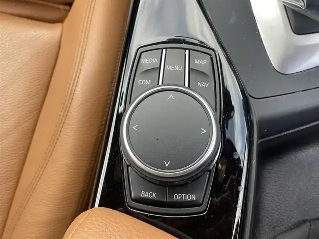 ＢＭＷ １１８ｉ Mスポーツ エディションシャドー 千葉県 2017(平29)年 9.5万km 白 衝突軽減ブレーキ/純正ナビ/Ｂｌｕｅｔｏｏｔｈ/レーダークルーズコントロール/ＥＴＣ/純正１８インチアルミホイール/ＬＥＤヘッドライト/オートライト/コーナーセンサー