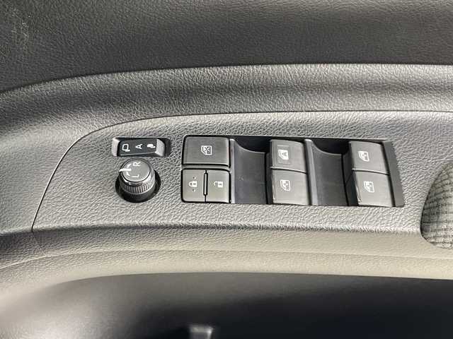 トヨタ シエンタ ハイブリッド G セーフティエディション 埼玉県 2021(令3)年 2.1万km ホワイトパールクリスタルシャイン 純正ナビ/　(Bluetooth/CD/DVD/FM/AM)/ワンセグテレビ/全方位カメラ/ビルトインETC/前後ドライブレコーダー/両側パワースライドドア/クルーズコントロール/衝突被害軽減ブレーキ/車線逸脱警報/クリアランスソナー/シートヒーター/ステアリングヒーター/オートハイビーム/オートLEDライト/プッシュスタート/純正フロアマット