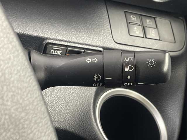 トヨタ シエンタ ハイブリッド G セーフティエディション 埼玉県 2021(令3)年 2.1万km ホワイトパールクリスタルシャイン 純正ナビ/　(Bluetooth/CD/DVD/FM/AM)/ワンセグテレビ/全方位カメラ/ビルトインETC/前後ドライブレコーダー/両側パワースライドドア/クルーズコントロール/衝突被害軽減ブレーキ/車線逸脱警報/クリアランスソナー/シートヒーター/ステアリングヒーター/オートハイビーム/オートLEDライト/プッシュスタート/純正フロアマット