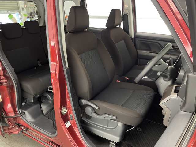 トヨタ ルーミー G 宮崎県 2021(令3)年 3.1万km ファイアークォーツレッドM 禁煙車/衝突被害軽減ブレーキ/純正ナビＴＶ/（NSCN-W68/CD/AUX/Bluetooth/フルセグTV）/純正バックカメラ/純正ドライブレコーダー/純正ビルトインETC/純正LEDオートライト/純正フロアマット/両側電動スライドドア/オートマチックハイビーム/クリアランスソナー/オート電動格納ミラー/ウインカードアミラー/オートエアコン/スマートキー/プッシュエンジンスタート/スペアキー/新車時保証書/取扱い説明書