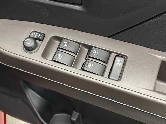 トヨタ ルーミー G 宮崎県 2021(令3)年 3.1万km ファイアークォーツレッドM 禁煙車/衝突被害軽減ブレーキ/純正ナビＴＶ/（NSCN-W68/CD/AUX/Bluetooth/フルセグTV）/純正バックカメラ/純正ドライブレコーダー/純正ビルトインETC/純正LEDオートライト/純正フロアマット/両側電動スライドドア/オートマチックハイビーム/クリアランスソナー/オート電動格納ミラー/ウインカードアミラー/オートエアコン/スマートキー/プッシュエンジンスタート/スペアキー/新車時保証書/取扱い説明書