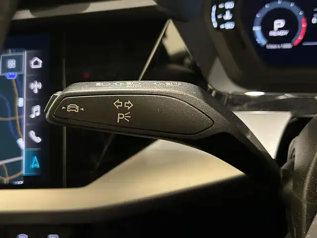 アウディ Ａ３ SB 30TFSI 熊本県 2023(令5)年 2.3万km 黒 ・スマートキー/・プッシュスタート/・パーキングエイド/・アダプティブドライブアシスト/・接近警告/・レーン逸脱警告/・Audiプレセンス/・サイドアシスト/・降車警告/・休憩の推奨/・クルーズコントロール(追従式)/・前席シートヒーター/・純正メモリナビ/　【Bluetooth・USB・AppleCarPlay・AndroidAuto】/・フルセグTV/・バックカメラ/・ETC2.0/・ドライブレコーダー(前後録画)/・バーチャルコクピット/・LEDヘッドランプ/・純正マット