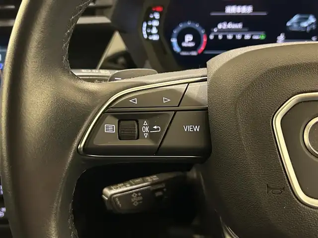 アウディ Ａ３ SB 30TFSI 熊本県 2023(令5)年 2.3万km 黒 ・スマートキー/・プッシュスタート/・パーキングエイド/・アダプティブドライブアシスト/・接近警告/・レーン逸脱警告/・Audiプレセンス/・サイドアシスト/・降車警告/・休憩の推奨/・クルーズコントロール(追従式)/・前席シートヒーター/・純正メモリナビ/　【Bluetooth・USB・AppleCarPlay・AndroidAuto】/・フルセグTV/・バックカメラ/・ETC2.0/・ドライブレコーダー(前後録画)/・バーチャルコクピット/・LEDヘッドランプ/・純正マット