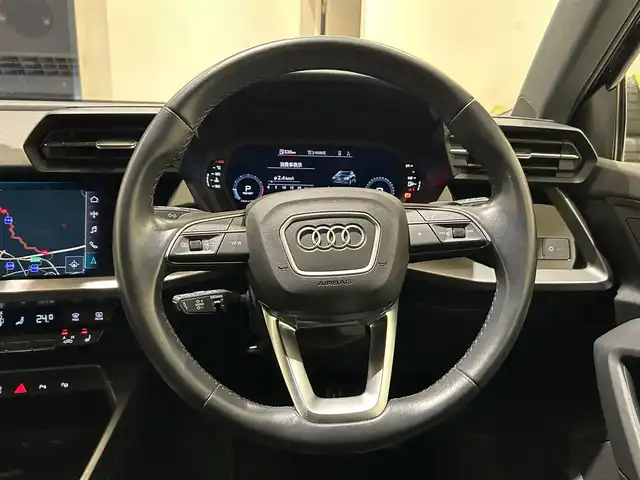 アウディ Ａ３ SB 30TFSI 熊本県 2023(令5)年 2.3万km 黒 ・スマートキー/・プッシュスタート/・パーキングエイド/・アダプティブドライブアシスト/・接近警告/・レーン逸脱警告/・Audiプレセンス/・サイドアシスト/・降車警告/・休憩の推奨/・クルーズコントロール(追従式)/・前席シートヒーター/・純正メモリナビ/　【Bluetooth・USB・AppleCarPlay・AndroidAuto】/・フルセグTV/・バックカメラ/・ETC2.0/・ドライブレコーダー(前後録画)/・バーチャルコクピット/・LEDヘッドランプ/・純正マット