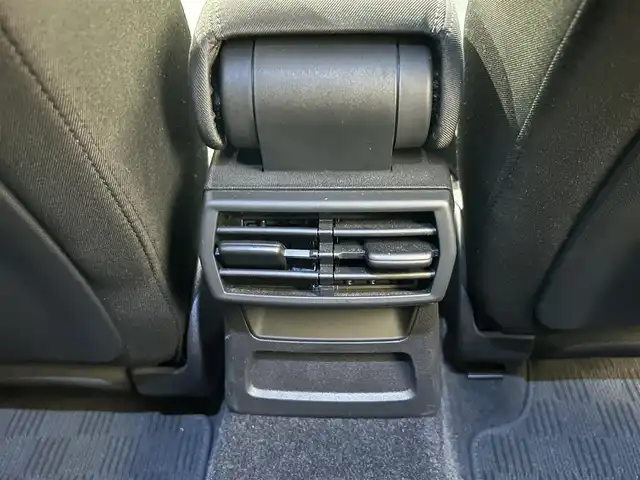 アウディ Ａ３ SB 30TFSI 熊本県 2023(令5)年 2.3万km 黒 ・スマートキー/・プッシュスタート/・パーキングエイド/・アダプティブドライブアシスト/・接近警告/・レーン逸脱警告/・Audiプレセンス/・サイドアシスト/・降車警告/・休憩の推奨/・クルーズコントロール(追従式)/・前席シートヒーター/・純正メモリナビ/　【Bluetooth・USB・AppleCarPlay・AndroidAuto】/・フルセグTV/・バックカメラ/・ETC2.0/・ドライブレコーダー(前後録画)/・バーチャルコクピット/・LEDヘッドランプ/・純正マット