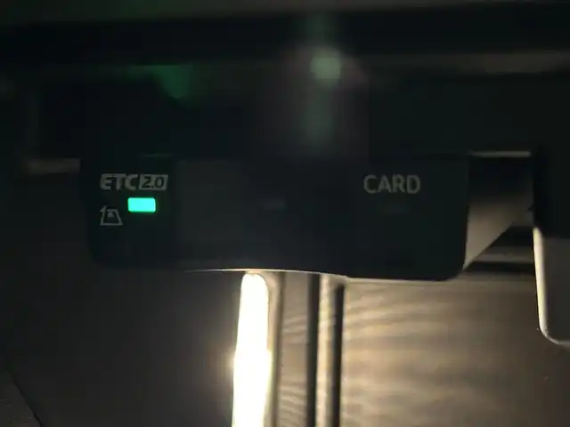 アウディ Ａ３ SB 30TFSI 熊本県 2023(令5)年 2.3万km 黒 ・スマートキー/・プッシュスタート/・パーキングエイド/・アダプティブドライブアシスト/・接近警告/・レーン逸脱警告/・Audiプレセンス/・サイドアシスト/・降車警告/・休憩の推奨/・クルーズコントロール(追従式)/・前席シートヒーター/・純正メモリナビ/　【Bluetooth・USB・AppleCarPlay・AndroidAuto】/・フルセグTV/・バックカメラ/・ETC2.0/・ドライブレコーダー(前後録画)/・バーチャルコクピット/・LEDヘッドランプ/・純正マット