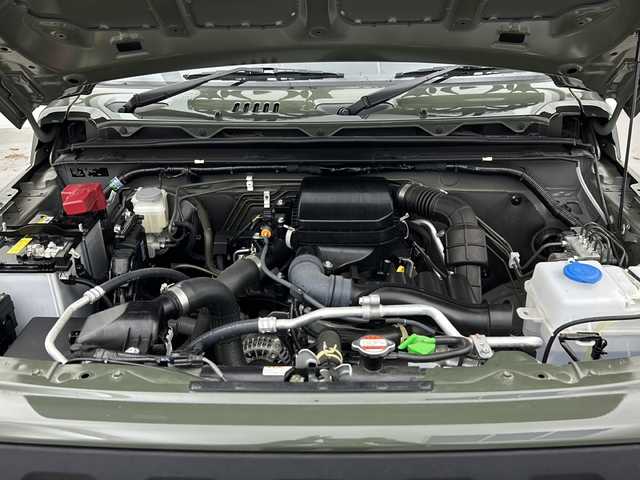 スズキ ジムニー XG 宮城県 2023(令5)年 0.1千km ジャングルグリーン /届け出済未使用車//純正ナビ//衝突軽減システム//レーンアシスト//ダウンヒルアシストコントロール//アイドリングストップ//横滑り防止//ヘッドライトレベライザー//リモコンキー//背面タイヤ//サイドバイザー//禁煙車