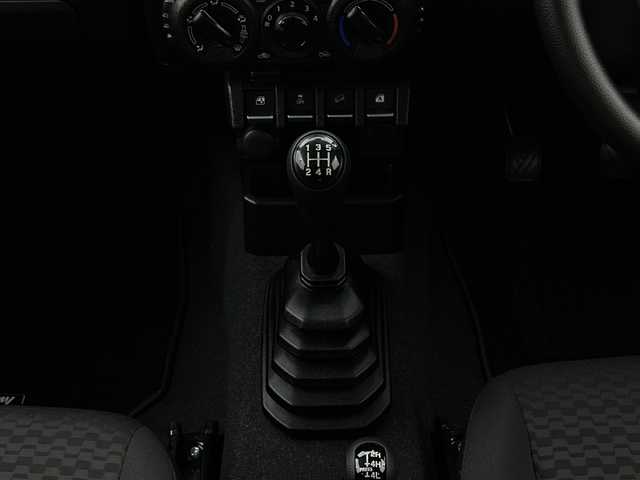 スズキ ジムニー XG 宮城県 2023(令5)年 0.1千km ジャングルグリーン /届け出済未使用車//純正ナビ//衝突軽減システム//レーンアシスト//ダウンヒルアシストコントロール//アイドリングストップ//横滑り防止//ヘッドライトレベライザー//リモコンキー//背面タイヤ//サイドバイザー//禁煙車