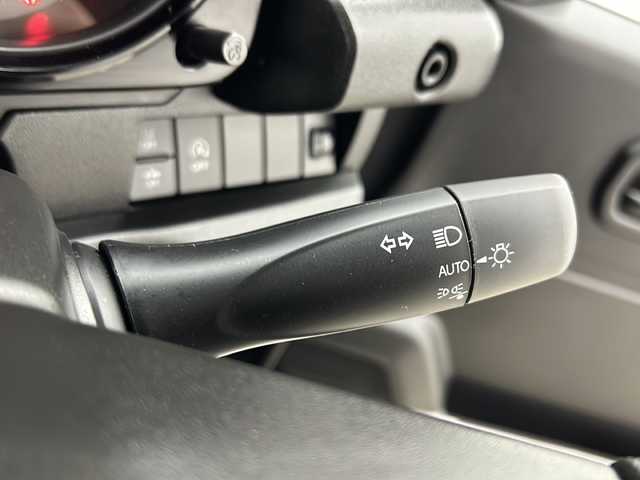 スズキ ジムニー XG 宮城県 2023(令5)年 0.1千km ジャングルグリーン /届け出済未使用車//純正ナビ//衝突軽減システム//レーンアシスト//ダウンヒルアシストコントロール//アイドリングストップ//横滑り防止//ヘッドライトレベライザー//リモコンキー//背面タイヤ//サイドバイザー//禁煙車