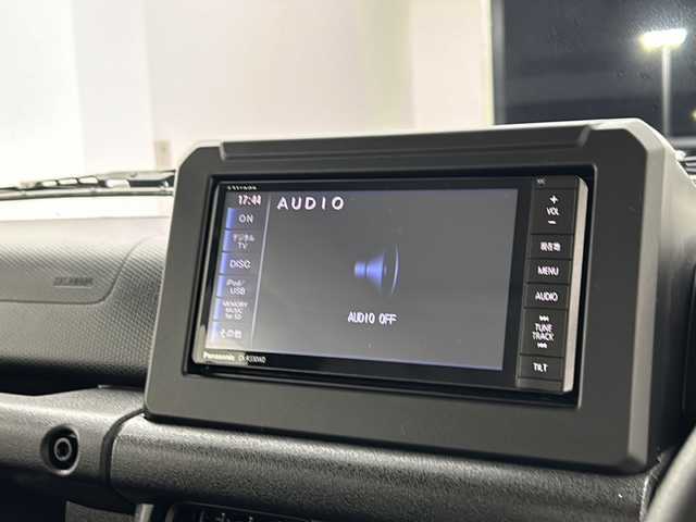 スズキ ジムニー XG 宮城県 2023(令5)年 0.1千km ジャングルグリーン /届け出済未使用車//純正ナビ//衝突軽減システム//レーンアシスト//ダウンヒルアシストコントロール//アイドリングストップ//横滑り防止//ヘッドライトレベライザー//リモコンキー//背面タイヤ//サイドバイザー//禁煙車