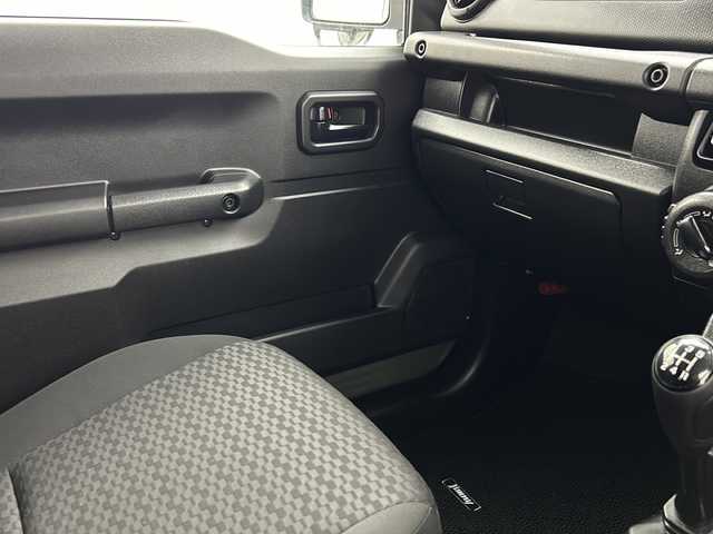 スズキ ジムニー XG 宮城県 2023(令5)年 0.1千km ジャングルグリーン /届け出済未使用車//純正ナビ//衝突軽減システム//レーンアシスト//ダウンヒルアシストコントロール//アイドリングストップ//横滑り防止//ヘッドライトレベライザー//リモコンキー//背面タイヤ//サイドバイザー//禁煙車