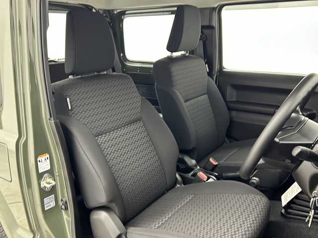 スズキ ジムニー XG 宮城県 2023(令5)年 0.1千km ジャングルグリーン /届け出済未使用車//純正ナビ//衝突軽減システム//レーンアシスト//ダウンヒルアシストコントロール//アイドリングストップ//横滑り防止//ヘッドライトレベライザー//リモコンキー//背面タイヤ//サイドバイザー//禁煙車