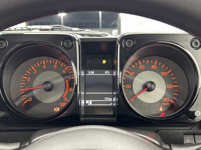 スズキ ジムニー XG 宮城県 2023(令5)年 0.1千km ジャングルグリーン /届け出済未使用車//純正ナビ//衝突軽減システム//レーンアシスト//ダウンヒルアシストコントロール//アイドリングストップ//横滑り防止//ヘッドライトレベライザー//リモコンキー//背面タイヤ//サイドバイザー//禁煙車