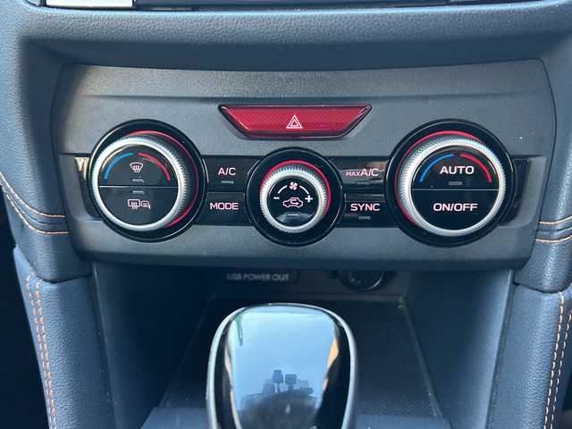 スバル インプレッサ ＸＶ 2．0i－S アイサイト 愛知県 2018(平30)年 8万km クリスタルホワイトP ワンオーナー/アイサイト/純正ナビ/フルセグテレビ・Bluetooth・DVD・CD/・SD・USB・FM・AM/バックカメラ/追尾機能付きクルーズコントロール/パドルシフト/ブラインドスポットモニター/プリクラッシュセーフティ/レーンアシスト/アダプティブ・フロントライティング・システム/前席パワーシート/ステアリングスイッチ/ETC2.0/前部ドライブレコーダー/ISOFIX/スプラッシュボード（フロント・リア）/オートライト/LEDヘッドライト/フォグランプ/LEDアクセサリーライナー/スマートキー/プッシュスタート/純正フロアマット/純正バイザー/取扱説明書/保証書/点検記録簿/その他R3.R5.R7