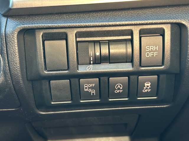 スバル インプレッサ ＸＶ 2．0i－S アイサイト 愛知県 2018(平30)年 8万km クリスタルホワイトP ワンオーナー/アイサイト/純正ナビ/フルセグテレビ・Bluetooth・DVD・CD/・SD・USB・FM・AM/バックカメラ/追尾機能付きクルーズコントロール/パドルシフト/ブラインドスポットモニター/プリクラッシュセーフティ/レーンアシスト/アダプティブ・フロントライティング・システム/前席パワーシート/ステアリングスイッチ/ETC2.0/前部ドライブレコーダー/ISOFIX/スプラッシュボード（フロント・リア）/オートライト/LEDヘッドライト/フォグランプ/LEDアクセサリーライナー/スマートキー/プッシュスタート/純正フロアマット/純正バイザー/取扱説明書/保証書/点検記録簿/その他R3.R5.R7