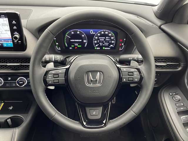 ホンダ ＺＲ－Ｖ ハイブリッド e:HEV Z ブラックスタイル 千葉県 2024(令6)年 0.4万km プラチナホワイトパール 禁煙車/４WD/BOSEサウンドシステム/ホンダセンシング/純正ナビ/USB/BT/carplay/フルセグTV/全方位カメラ/ETC2.0/ブラインドスポットモニター/ハンズフリーパワーバックドア/シートヒーター/ハンドルヒーター/パワーシート/パドルシフト/LEDオートライト/ワイヤレス充電/コーナーセンサー/ウインカーミラー/スマートキー/プッシュスタート/電動パーキングブレーキ/オートホールド/トノカバー/純正18インチアルミホイール