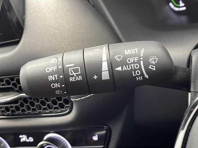 ホンダ ＺＲ－Ｖ ハイブリッド e:HEV Z ブラックスタイル 千葉県 2024(令6)年 0.4万km プラチナホワイトパール 禁煙車/４WD/BOSEサウンドシステム/ホンダセンシング/純正ナビ/USB/BT/carplay/フルセグTV/全方位カメラ/ETC2.0/ブラインドスポットモニター/ハンズフリーパワーバックドア/シートヒーター/ハンドルヒーター/パワーシート/パドルシフト/LEDオートライト/ワイヤレス充電/コーナーセンサー/ウインカーミラー/スマートキー/プッシュスタート/電動パーキングブレーキ/オートホールド/トノカバー/純正18インチアルミホイール
