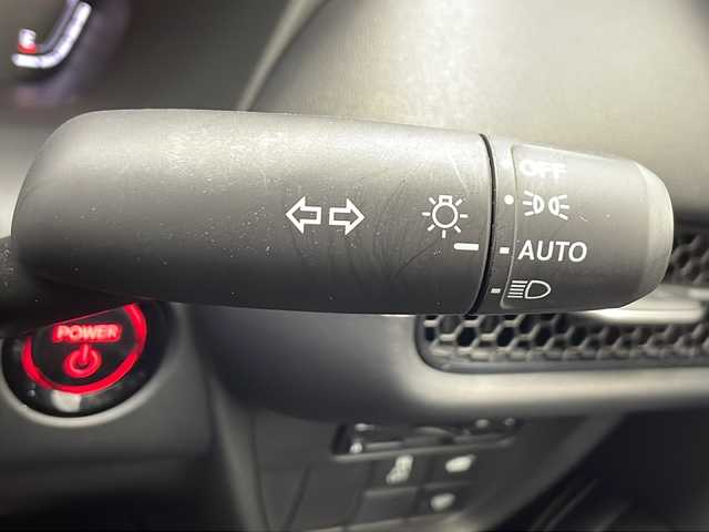 ホンダ ＺＲ－Ｖ ハイブリッド e:HEV Z ブラックスタイル 千葉県 2024(令6)年 0.4万km プラチナホワイトパール 禁煙車/４WD/BOSEサウンドシステム/ホンダセンシング/純正ナビ/USB/BT/carplay/フルセグTV/全方位カメラ/ETC2.0/ブラインドスポットモニター/ハンズフリーパワーバックドア/シートヒーター/ハンドルヒーター/パワーシート/パドルシフト/LEDオートライト/ワイヤレス充電/コーナーセンサー/ウインカーミラー/スマートキー/プッシュスタート/電動パーキングブレーキ/オートホールド/トノカバー/純正18インチアルミホイール