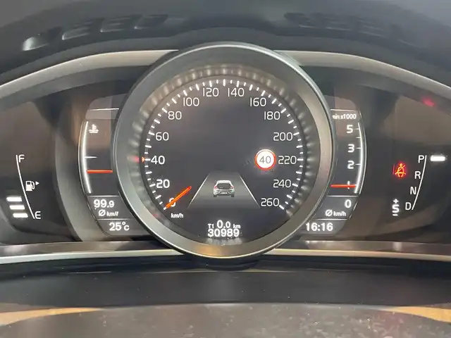 ボルボ Ｖ４０ D4 モメンタム 高知県 2018(平30)年 3.1万km アマゾンブルー 純正ナビ　/バックカメラ　/純正ドラレコ　/ＥＴＣ　/運転席パワーシート　/ＣＤ／ＤＶＤデッキ　/アダプディブクルーズコントロール　/リアコーナーセンサー　/純正１７インチアルミ　/黒シート　/フロアマット