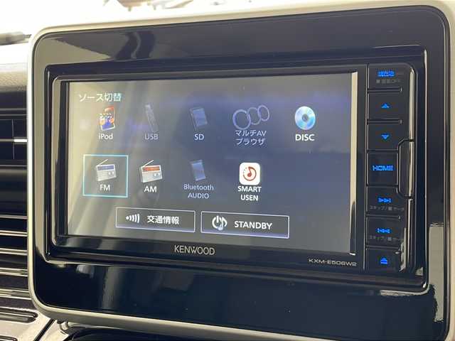 スズキ スペーシア カスタム HYBRID XS 沖縄県 2022(令4)年 2.2万km ピュアホワイトパール/ブラック2トーン 純正ナビ(KXM-E506W2)/（ＤＶＤ　Bluetooth接続　USB）/両側パワースライドドア/ＵＳＢ/４ＷＤ/シートヒーター/レザーシート/パドルシフト/ステアリングスイッチ/クルーズコントロール/クリアランスソナー/革巻きステアリング/サイドバイザー/サンシェード/LEDヘッドライト/オートライト/純正フロアマット/スマートキー/プッシュスタート