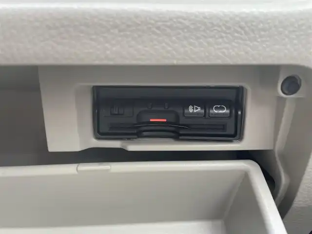 日産 セレナ 20G アドバンスドセーフティ 岩手県 2014(平26)年 9.7万km ブリリアントシルバー (株)IDOMが運営する【じしゃロン盛岡店】の自社ローン専用車両になりますこちらは現金またはオートローンご利用時の価格です。自社ローンご希望の方は別途その旨お申付け下さい/純正メモリナビ/AM/FM/CD/DVD/SD/AUX/BT/フルセグTV/全周囲バックカメラ/ETC/エマージェンシーB/レーンキープアシスト/前後コーナーセンサー/両側PWスライドドア/クルーズコントロール/プッシュスタート/スマートキー/スペアキーあり/純正フロアマット/ドアバイザー/レザーシート（ベージュ）