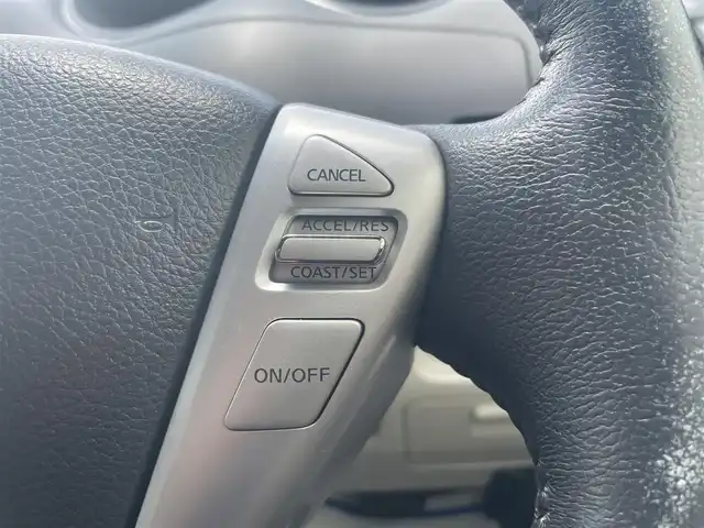 日産 セレナ 20G アドバンスドセーフティ 岩手県 2014(平26)年 9.7万km ブリリアントシルバー (株)IDOMが運営する【じしゃロン盛岡店】の自社ローン専用車両になりますこちらは現金またはオートローンご利用時の価格です。自社ローンご希望の方は別途その旨お申付け下さい/純正メモリナビ/AM/FM/CD/DVD/SD/AUX/BT/フルセグTV/全周囲バックカメラ/ETC/エマージェンシーB/レーンキープアシスト/前後コーナーセンサー/両側PWスライドドア/クルーズコントロール/プッシュスタート/スマートキー/スペアキーあり/純正フロアマット/ドアバイザー/レザーシート（ベージュ）