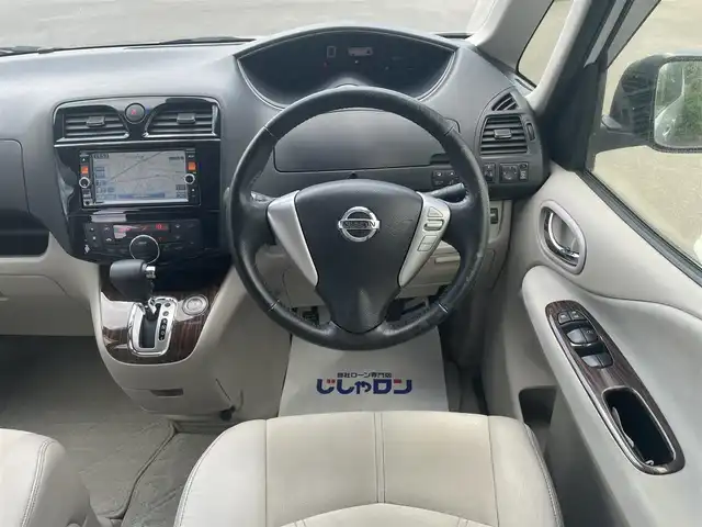 日産 セレナ 20G アドバンスドセーフティ 岩手県 2014(平26)年 9.7万km ブリリアントシルバー (株)IDOMが運営する【じしゃロン盛岡店】の自社ローン専用車両になりますこちらは現金またはオートローンご利用時の価格です。自社ローンご希望の方は別途その旨お申付け下さい/純正メモリナビ/AM/FM/CD/DVD/SD/AUX/BT/フルセグTV/全周囲バックカメラ/ETC/エマージェンシーB/レーンキープアシスト/前後コーナーセンサー/両側PWスライドドア/クルーズコントロール/プッシュスタート/スマートキー/スペアキーあり/純正フロアマット/ドアバイザー/レザーシート（ベージュ）