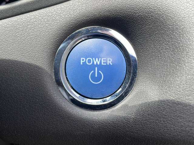 トヨタ クラウン ハイブリッド S エレガンススタイルⅡ 神奈川県 2020(令2)年 2.4万km ホワイトパールクリスタルシャイン 純正ナビ/Bluetooth/フルセグTV/バックカメラ/全方位カメラ/ステアリングスイッチ/ステアリングヒーター/オートクルーズコントロール/衝突軽減装置/レーンキープアシスト/ブラインドスポットモニター/ハーフレザーシート/パワーシート(D席＋N席)/シートヒーター/コーナーセンサー/社外ドライブレコーダー/ETC2.0/純正アルミホイール