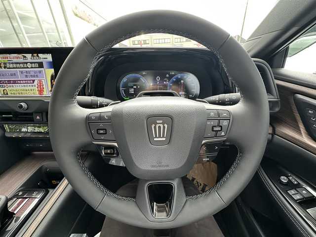 トヨタ クラウン Z 群馬県 2025(令7)年 0.1千km プレシャスホワイトパール 純正12.3インチDA/AppleCarPlay・AndroidAuto/ナビ・USB・HDMI・BT・フルセグTV/パノラマルーフ/モデリスタエアロ(F/S/R)/バック/サイド/フロント/全方位カメラ/デジタルインナーミラー/置くだけ充電電動リアシェード/全席シートベンチレーション/全席シートヒーター/全席パワーシートシートメモリー/ステアリングヒーター/イージークローザー（全ドア・トランク）/カラーヘッドアップディスプレイ/純正AW純正フロアマット/ブラインドスポットモニター/Toyota Safety Sense/・プリクラッシュセーフティ/・レーントレーシングアシスト/・レーンディパーチャーアラート/・レーダークルーズコントロール/・アダプティブハイビームシステム/・ロードサインアシスト/・ドライバー異常時対応システム/・プロアクティブドライビングアシスト/・発進遅れ告知機能/・緊急時操舵支援（アクティブ操舵機能付）/・フロントクロストラフィックアラート/・レーンチェンジアシスト