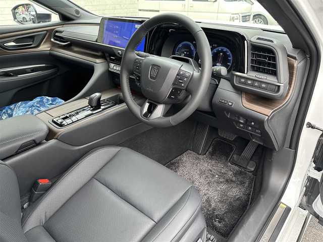 トヨタ クラウン Z 群馬県 2025(令7)年 0.1千km プレシャスホワイトパール 純正12.3インチDA/AppleCarPlay・AndroidAuto/ナビ・USB・HDMI・BT・フルセグTV/パノラマルーフ/モデリスタエアロ(F/S/R)/バック/サイド/フロント/全方位カメラ/デジタルインナーミラー/置くだけ充電電動リアシェード/全席シートベンチレーション/全席シートヒーター/全席パワーシートシートメモリー/ステアリングヒーター/イージークローザー（全ドア・トランク）/カラーヘッドアップディスプレイ/純正AW純正フロアマット/ブラインドスポットモニター/Toyota Safety Sense/・プリクラッシュセーフティ/・レーントレーシングアシスト/・レーンディパーチャーアラート/・レーダークルーズコントロール/・アダプティブハイビームシステム/・ロードサインアシスト/・ドライバー異常時対応システム/・プロアクティブドライビングアシスト/・発進遅れ告知機能/・緊急時操舵支援（アクティブ操舵機能付）/・フロントクロストラフィックアラート/・レーンチェンジアシスト