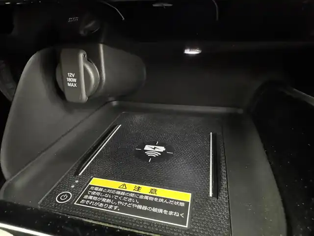 ホンダ ヴェゼル ハイブリッド e:HEV Z 愛知県 2021(令3)年 3.8万km プレミアムサンライトホワイトパール ・ワンオーナー/・ワイヤレス充電/・純正9インチナビ/・Bluetooth/・Apple CarPlay/・Android Auto/・バックカメラ/・ホンダセンシング/・衝突被害軽減システム/・コーナーセンサー/・クルーズコントロール/・ブラインドスポットモニター/・パドルシフト/・レーンキープアシスト/・オートマチックハイビーム/・オートライト/・LEDヘッドライト/・LEDフォグランプ/・ETC2.0/・シートヒーター/・ステアリングヒーター/・純正AW/・プッシュスタート/・スマートキー/・スペアキー