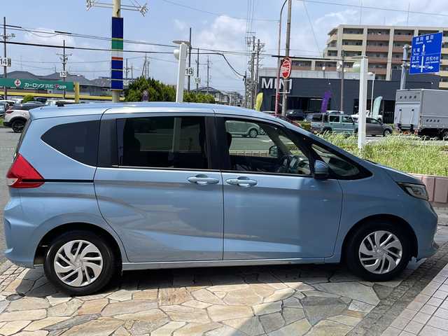 ホンダ フリード G ホンダセンシング 静岡県 2020(令2)年 6.4万km シーグラスブルーパール 【安全装備】/ホンダセンシング/アダプティブ・クルーズ・コントロール（ACC）/・作動車速域：約30km/hから100km/h間/車線維持支援システム（LKAS）/・作動車速：約65km/hから100km/h間/・ステアリング制御/衝突軽減ブレーキ（CMBS）/・歩行者検知機能/・作動車速：約80km/h未満時/・対向車車速：約30km/hから80km/h時/誤発進抑制機能（前進）/・ミリ波レーダー検知：作動車速10km/h未満/歩行者事故低減ステアリング/・作動車速10km/hから40km/h間/路外逸脱抑制機能/・作動車速：約60km/hから100km/h間/先行車発進お知らせ機能/標識認識機能/【主要装備】/両側パワースライドドア　/純正ナビ　/フルセグテレビ　/バックカメラ　/プッシュスタート　/スマートキー　/ＬＥＤヘッドライト　/ステアリングスイッチ　/ドライブレコーダー　/シートヒーター　/ＥＴＣ