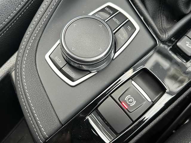 ＢＭＷ Ｘ１ xDrive 18d xライン 福岡県 2017(平29)年 6.4万km アルピンホワイトⅢ インテリジェントセーフティ/ハーフレザーシート/シートヒーター/純正ナビ　/バックカメラ/Bluetooth/パワーバックドア/オートライト　/フロントフォグランプ/リアフォグランプ　/ステアリングスイッチ/社外レーダー探知機　/純正１８インチアルミホイール/ミラー一体型ETC