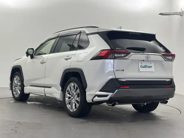 トヨタ ＲＡＶ４ G Zパッケージ 福井県 2019(令1)年 2.4万km ホワイトパールクリスタルシャイン ４WD/サンルーフ/ルーフレール/モデリスタアエロ（フロント・サイド・リア）/純正SD8インチナビ/型式：NSZT-Y68T/【AM/FM/CD/Bluetooth/フルセグTV】/バックカメラ/ビルトインETC2.0/トヨタセーフティセンス/衝突軽減ブレーキ/クルーズコントロール（追従有）/レーンキープアシスト/パワーシート（運転席）/シートヒーター（運転席/助手席）/ハンドルヒーター/デジタルインナーミラー/パワーバックドア/プッシュスタート/スマートキー/オートライト/LEDヘッドライド