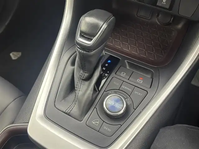 トヨタ ＲＡＶ４ G Zパッケージ 福井県 2019(令1)年 2.4万km ホワイトパールクリスタルシャイン ４WD/サンルーフ/ルーフレール/モデリスタアエロ（フロント・サイド・リア）/純正SD8インチナビ/型式：NSZT-Y68T/【AM/FM/CD/Bluetooth/フルセグTV】/バックカメラ/ビルトインETC2.0/トヨタセーフティセンス/衝突軽減ブレーキ/クルーズコントロール（追従有）/レーンキープアシスト/パワーシート（運転席）/シートヒーター（運転席/助手席）/ハンドルヒーター/デジタルインナーミラー/パワーバックドア/プッシュスタート/スマートキー/オートライト/LEDヘッドライド