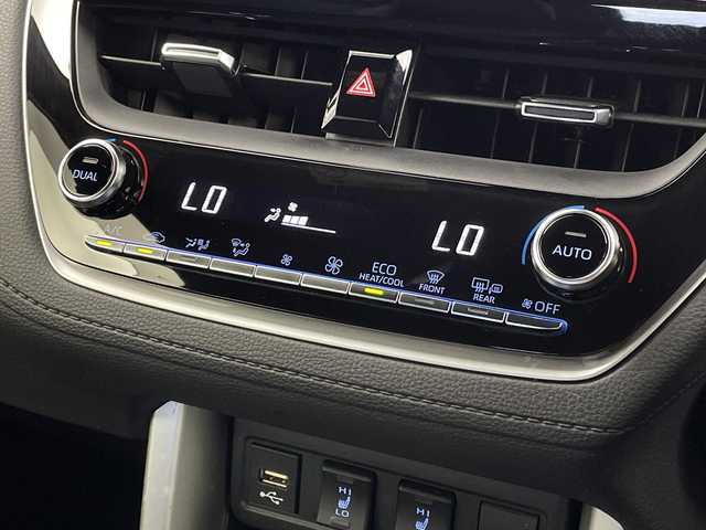 トヨタ カローラ クロス ハイブリッド Z 新潟県 2022(令4)年 1.2万km アティチュードブラックマイカ 9インチディスプレイオーディオ/ナビキット/(FM.AM.miracast.Bluetooth)/トヨタセーフティセンス/・レーンキープアシスト/・レーダークルーズコントロール/・プリクラッシュセーフティ/・オートマチックハイビーム/ブラインドスポットモニター/革巻きステアリング/LEDオートライト/フォグランプ/ハーフレザーシート/前席シートヒーター/パワーバックドア/プッシュスタート/スマートキー/純正フロアマット