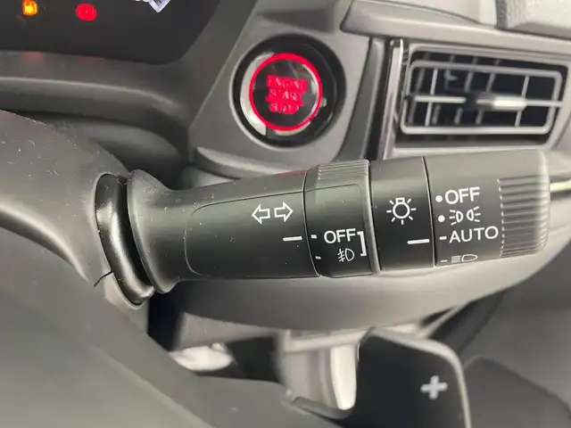 ホンダ ＷＲ－Ｖ Z ブラックスタイル 群馬県 2025(令7)年 0.1千km プラチナホワイトパール 登録済未使用車　ナビ　ハーフレザーシート　革巻きステアリング　パドルシフト　アダプティブクルーズコントロール　衝突被害軽減ブレーキ　ＬＥＤライト　オートハイビーム　純正ブラックアルミホイール　禁煙車