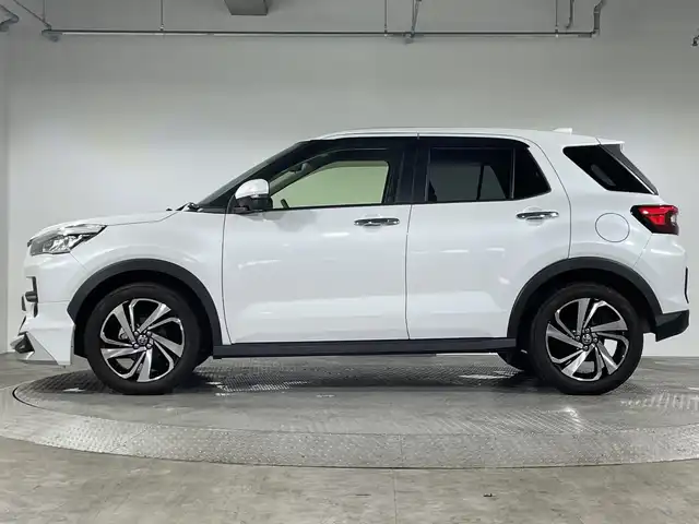 トヨタ ライズ Z 神奈川県 2020(令2)年 1.9万km シャイニングホワイトパール トヨタスマートアシスト/純正7型SDナビゲーション【NSCN-W68】/・Bluetooth CD SD AUX/パノラミックビューモニター/モデリスタエアロ/ブラインドスポットモニター/MTモード/シートヒーター(D/N)/ビルトインETC/ドライブレコーダー/アイドリングストップ機能/コーナーセンサー/スマートキー/プッシュスタートボタン/スペアキー/革巻きステアリング/ステアリングスイッチ/Autoライト/シートリフター/LEDヘッドライト/フォグランプ/電動格納ミラー/ウィンカーミラー/純正フロアマット/純正ドアバイザー/純正17インチアルミホイール