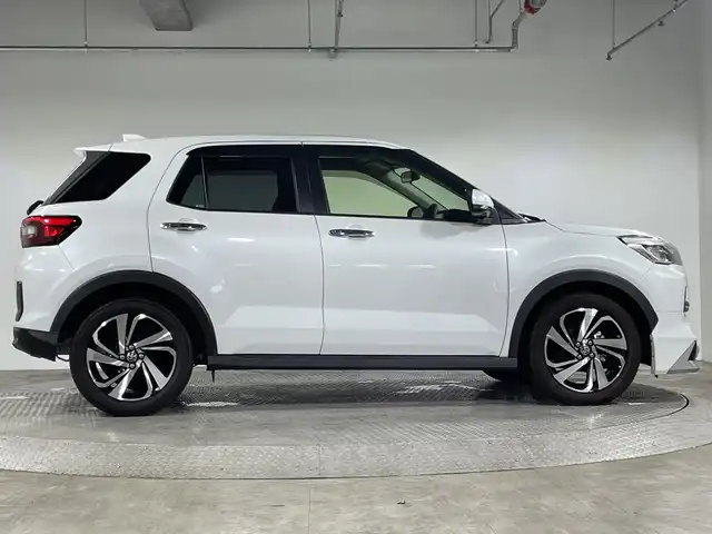 トヨタ ライズ Z 神奈川県 2020(令2)年 1.9万km シャイニングホワイトパール トヨタスマートアシスト/純正7型SDナビゲーション【NSCN-W68】/・Bluetooth CD SD AUX/パノラミックビューモニター/モデリスタエアロ/ブラインドスポットモニター/MTモード/シートヒーター(D/N)/ビルトインETC/ドライブレコーダー/アイドリングストップ機能/コーナーセンサー/スマートキー/プッシュスタートボタン/スペアキー/革巻きステアリング/ステアリングスイッチ/Autoライト/シートリフター/LEDヘッドライト/フォグランプ/電動格納ミラー/ウィンカーミラー/純正フロアマット/純正ドアバイザー/純正17インチアルミホイール