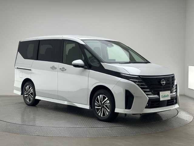 日産 セレナ e－パワー ハイウェイスター V 兵庫県 2025(令7)年 0.1千km プリズムホワイト 登録済み未使用車/純正メモリナビ(Bluetooth/USB/フルセグTV）/アラウンドビューモニター/プロパイロット/両側パワースライドドア/インテリジェントルームミラー/ドライブレコーダー/ワイヤレス充電/ビルトインETC/オートハイビーム/LEDヘッドライト/LEDフォグランプ/純正16インチアルミホイール/コーナーセンサー