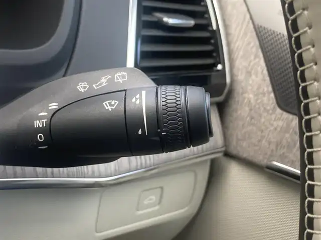ボルボ ボルボ ＸＣ９０ アルティメットB6 AWD 熊本県 2023(令5)年 1.3万km オニキスブラックP ・スマートキー/・プッシュスタート/・パノラマサンルーフ/・Pilot Assist/・レーンキープエイド/・前車発進通知/・ロードサインフォメーション/・衝突回避/・パークアシスト/・ブラインドスポットモニター/・ドライバーアラート/・クロストラフィックアラート/・レーンアシスト/・オートハイビーム/・クルーズコントロール(追従式)/・グレー革シート/・前席パワーシート/・前席エアシート /・４席シートヒーター /・純正メモリナビ/　【Bluetooth・USB・AppleCarPlay・AndroidAuto】/・harman/kardonサウンドシステム/・全方位カメラ/・ETC/・ワイヤレス充電/・パワーバックドア/・LEDヘッドランプ/・LEDフォグランプ/・純正マット/・保証書/取説