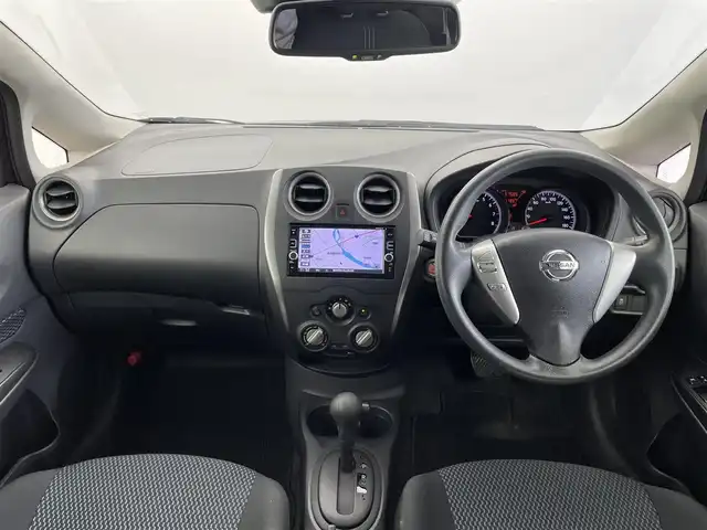 日産 ノート XVセレ +セーフⅡ 福井県 2016(平28)年 5.8万km フランボワーズレッド 純正ナビ　型式：MM316D-W/【AM/FM/CD/Bluetooth/フルセグTV】/アラウンドビューモニター/ETC/プッシュスタート/スマートキー/スペアキー/オートライト/LEDヘッドライド/フロアマット/ドアバイザー/衝突軽減ブレーキ