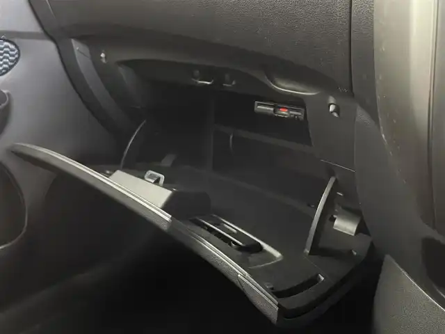 日産 ノート XVセレ +セーフⅡ 福井県 2016(平28)年 5.8万km フランボワーズレッド 純正ナビ　型式：MM316D-W/【AM/FM/CD/Bluetooth/フルセグTV】/アラウンドビューモニター/ETC/プッシュスタート/スマートキー/スペアキー/オートライト/LEDヘッドライド/フロアマット/ドアバイザー/衝突軽減ブレーキ