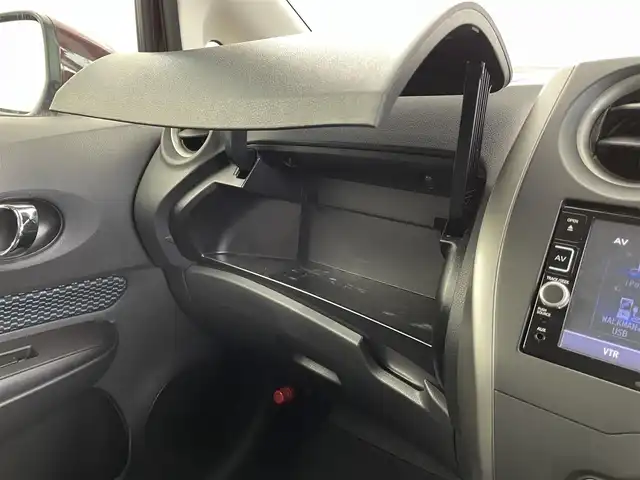 日産 ノート XVセレ +セーフⅡ 福井県 2016(平28)年 5.8万km フランボワーズレッド 純正ナビ　型式：MM316D-W/【AM/FM/CD/Bluetooth/フルセグTV】/アラウンドビューモニター/ETC/プッシュスタート/スマートキー/スペアキー/オートライト/LEDヘッドライド/フロアマット/ドアバイザー/衝突軽減ブレーキ