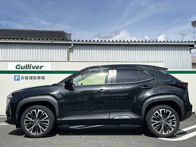 トヨタ ヤリスクロス ハイブリッド Z 佐賀県 2020(令2)年 7.1万km ブラックマイカ 純正ナビ/Bluetooth/USB/T-connect/クルーズコントロール/レーンアシスト/横滑り防止/盗難防止装置/衝突被害軽減システム/オートライト/オートマチックハイビーム/コーナーセンサー/バックカメラ/パワーシート/シートヒーター/ETC/スペアキー1本/取扱説明書/保証書